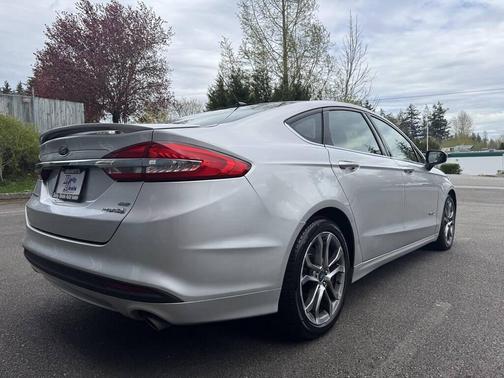 2017 Ford Fusion Hybrid SE
