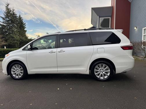 2015 Toyota Sienna XLE