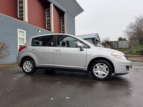 2010 Nissan Versa 1.8 S