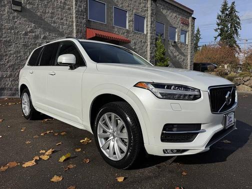 2016 Volvo XC90 T6 Momentum