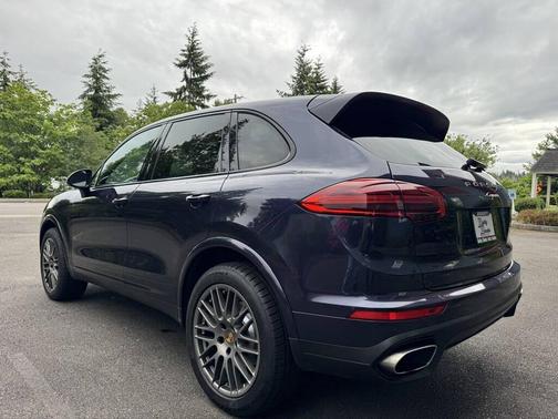 2017 Porsche Cayenne Platinum Edition