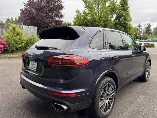 2017 Porsche Cayenne Platinum Edition