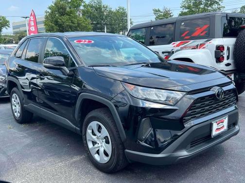 2022 Toyota RAV4 LE