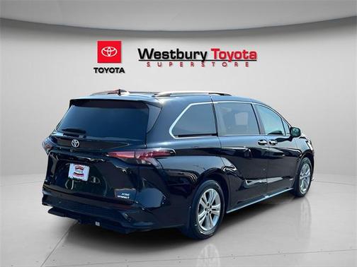 2021 Toyota Sienna XSE 7 Passenger