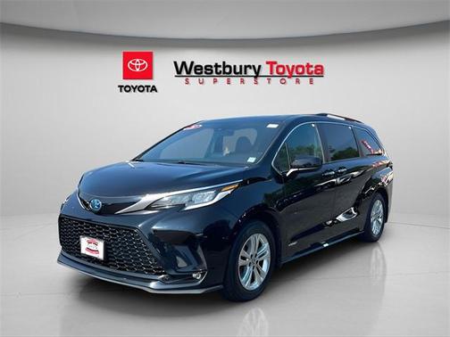 2021 Toyota Sienna XSE 7 Passenger