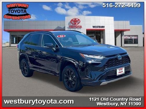 2022 Toyota RAV4 Hybrid SE