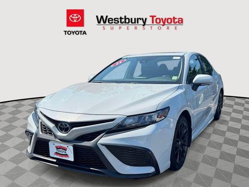 Ice Cap 2024 Toyota Camry SE