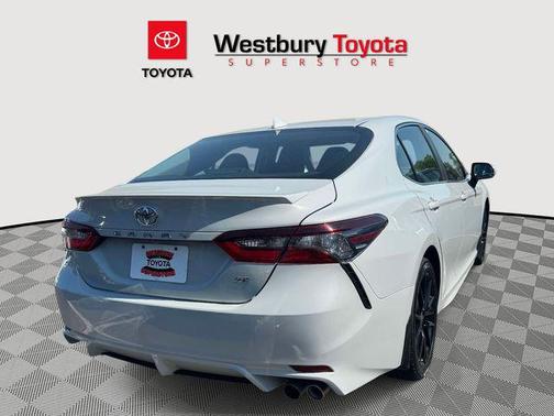 Ice Cap 2024 Toyota Camry SE