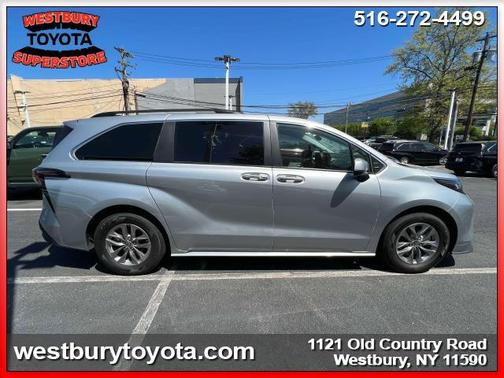 2023 Toyota Sienna XLE 7 Passenger