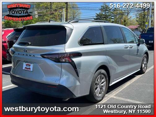 2023 Toyota Sienna XLE 7 Passenger