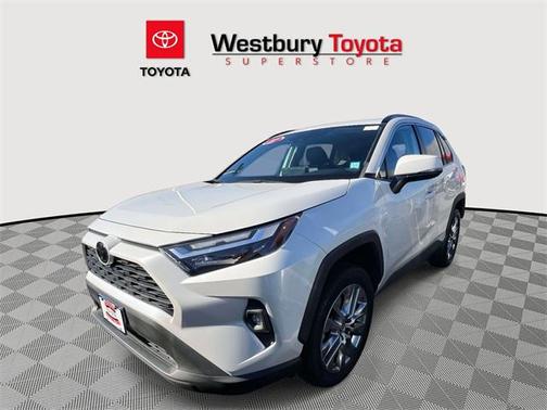 2022 Toyota RAV4 XLE Premium