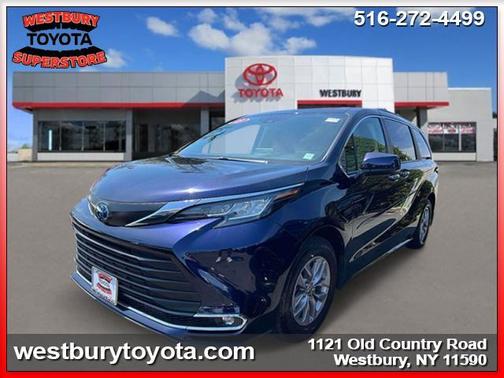2023 Toyota Sienna XLE 8 Passenger