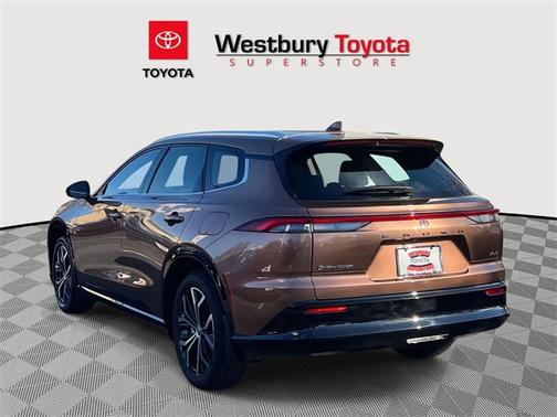 2025 Toyota Crown Signia XLE