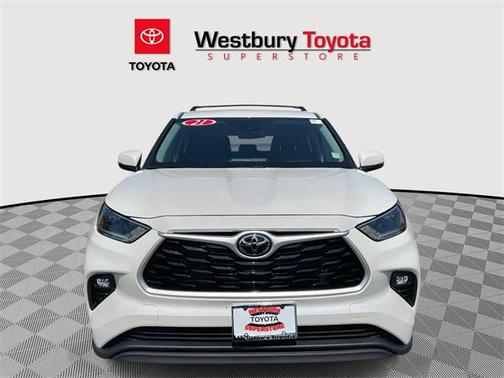 2021 Toyota Highlander LE