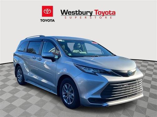 2021 Toyota Sienna LE