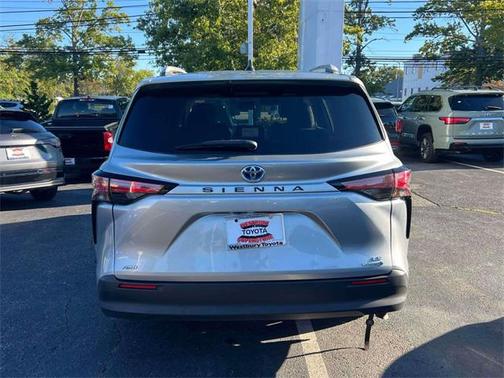 2021 Toyota Sienna LE