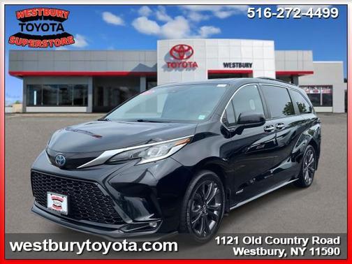2021 Toyota Sienna XSE 7 Passenger