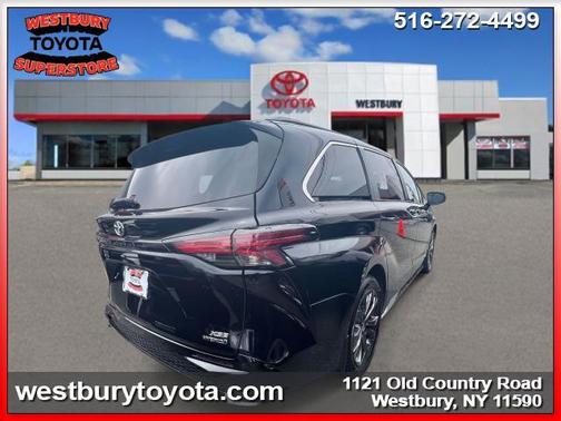 2021 Toyota Sienna XSE 7 Passenger