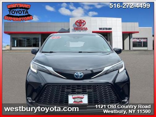 2021 Toyota Sienna XSE 7 Passenger