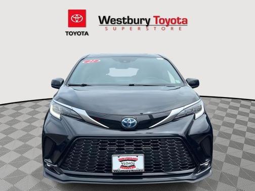2021 Toyota Sienna XSE 7 Passenger