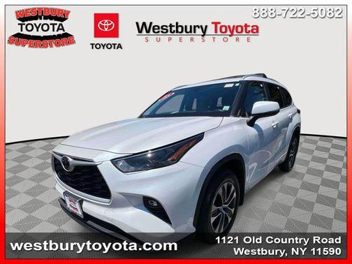 Wind Chill Pearl 2023 Toyota Highlander XLE