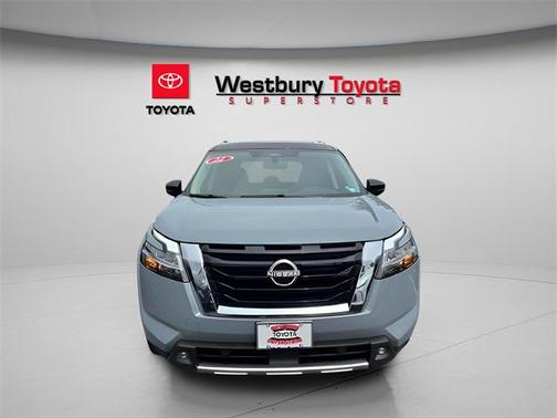 2022 Nissan Pathfinder SL 4WD