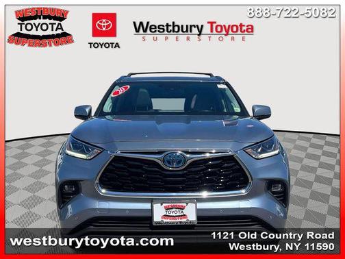 Moon Dust 2020 Toyota Highlander Hybrid Limited