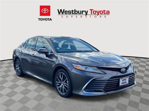 2023 Toyota Camry Hybrid XLE