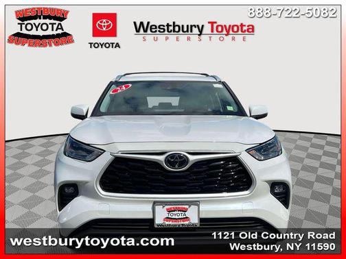 Wind Chill Pearl 2024 Toyota Highlander XLE