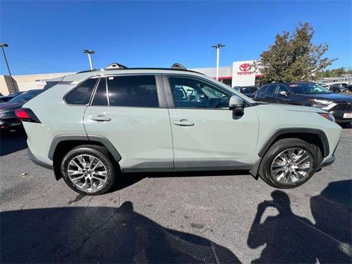 2022 Toyota RAV4 XLE Premium