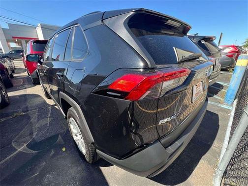 2021 Toyota RAV4 LE