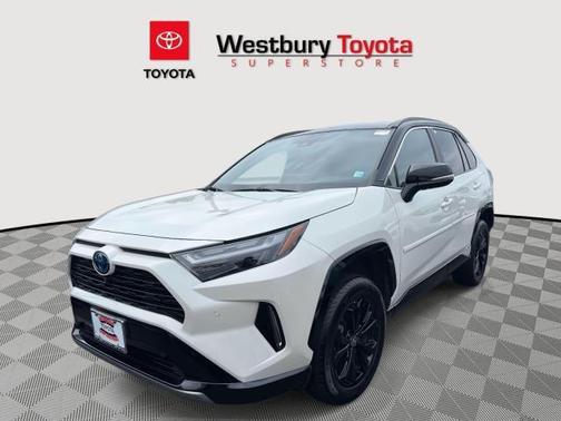 2022 Toyota RAV4 Hybrid SE