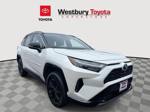 2022 Toyota RAV4 Hybrid SE