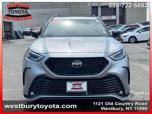 Celestial Silver Metallic 2025 Toyota Highlander XSE