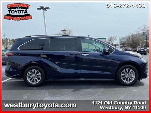 2022 Toyota Sienna XLE 7 Passenger