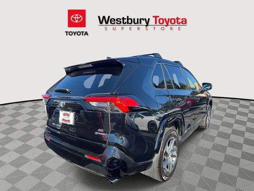 2025 Toyota RAV4 Hybrid SE