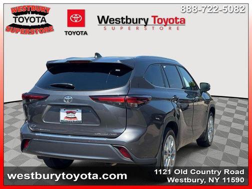 Magnetic Gray Metallic 2024 Toyota Highlander Limited