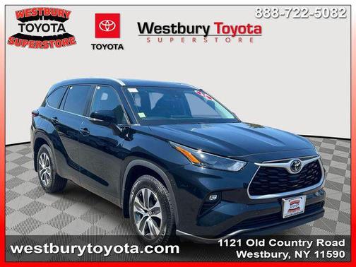 Midnight Black Metallic 2024 Toyota Highlander XLE
