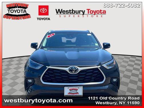Midnight Black Metallic 2024 Toyota Highlander XLE
