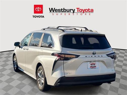 2025 Toyota Sienna XLE