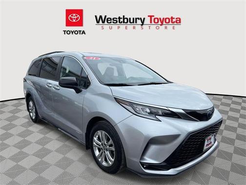 2021 Toyota Sienna XSE 7 Passenger