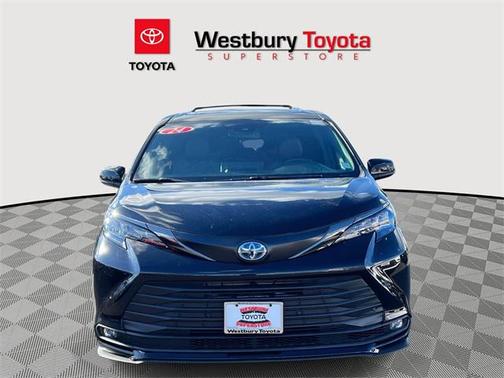 2024 Toyota Sienna Woodland Edition