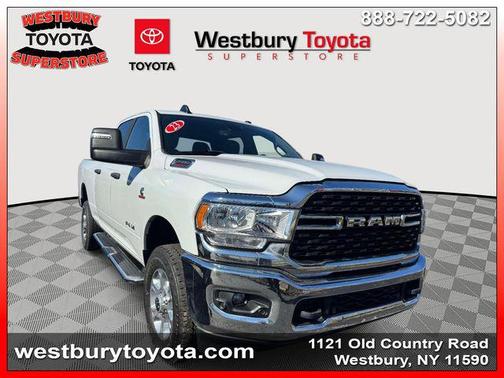 Bright White Clearcoat 2023 RAM 2500 Big Horn Crew Cab 4x4 6'4' Box