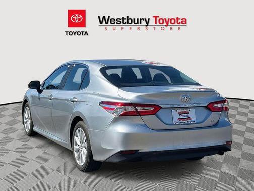 Celestial Silver Metallic 2018 Toyota Camry LE