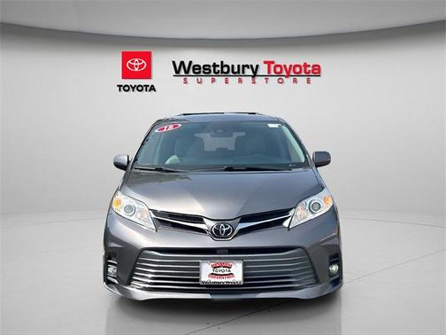 2018 Toyota Sienna XLE