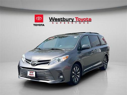 2018 Toyota Sienna XLE