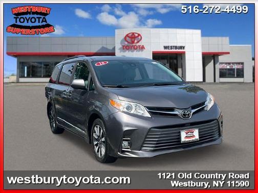 2018 Toyota Sienna XLE