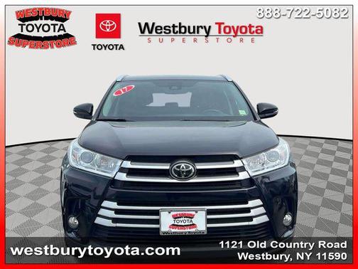 Midnight Black Metallic 2017 Toyota Highlander XLE