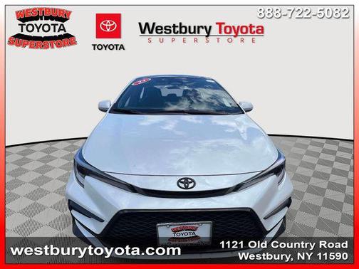 Wind Chill Pearl/Midnight Black Metallic 2023 Toyota Corolla XSE