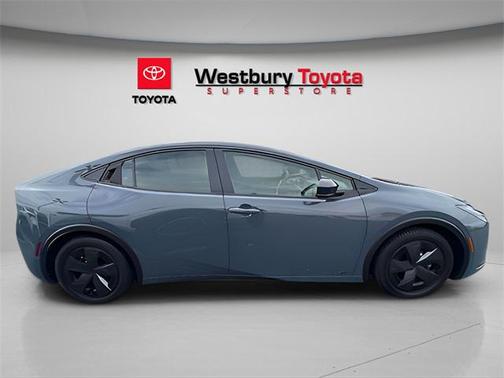 2023 Toyota Prius LE